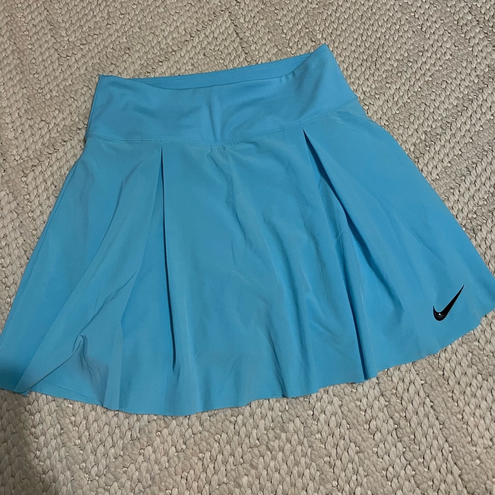 Nike women’s team club skirt